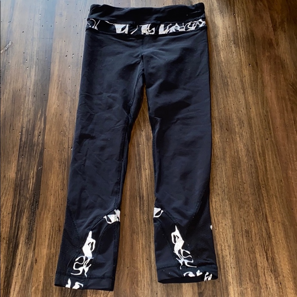 Lululemon 3/4 Capri yoga leggings